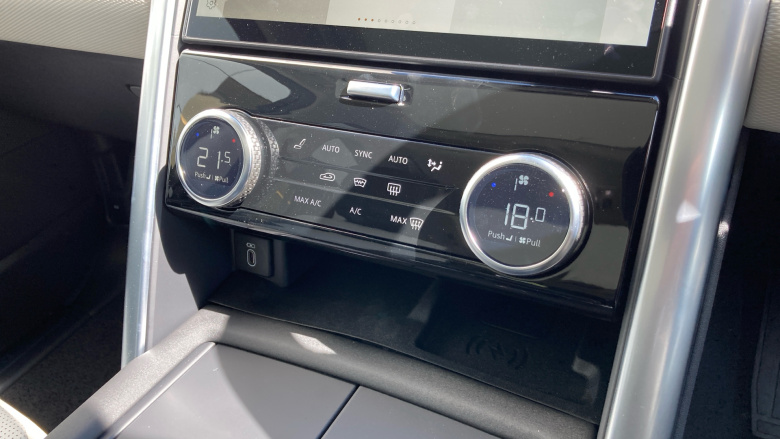 Land Rover Discovery 3.0 D350 Dynamic SE 5dr Auto Diesel Station Wagon